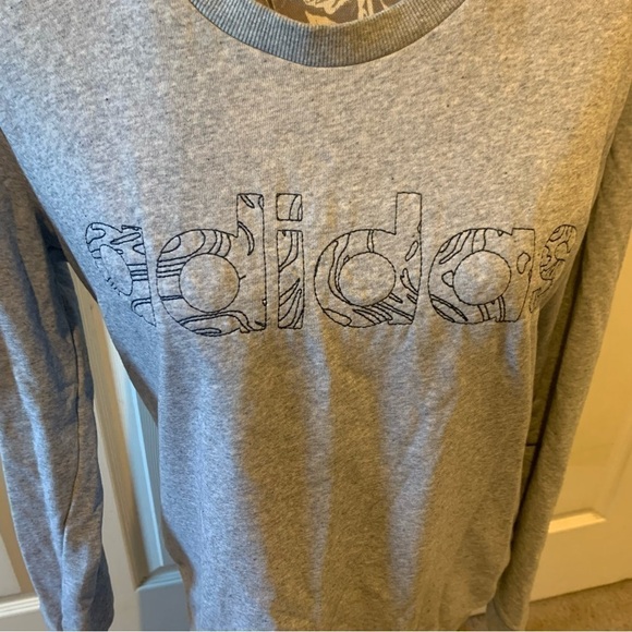 ADIDAS Gray Long Sleeve Logo T-shirt size medium - Picture 5 of 7
